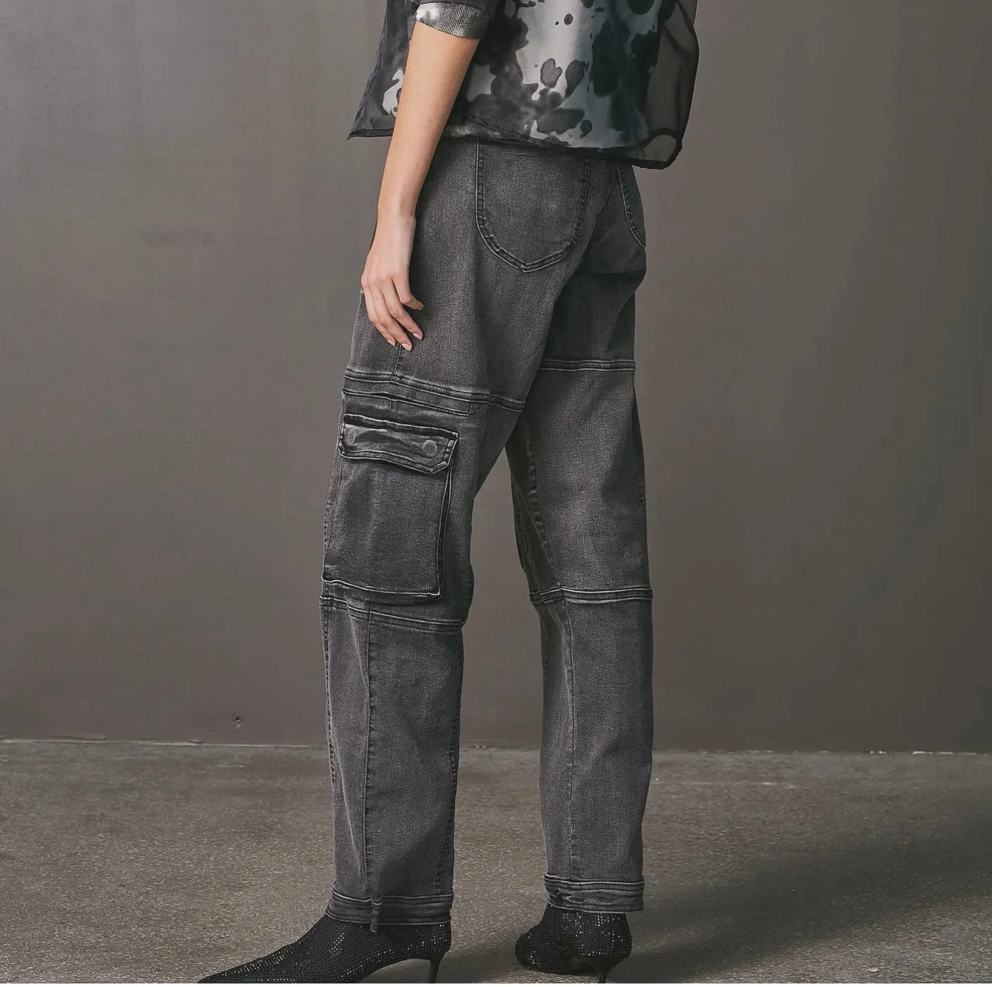 8120 Venia Cargo Denim Trouser