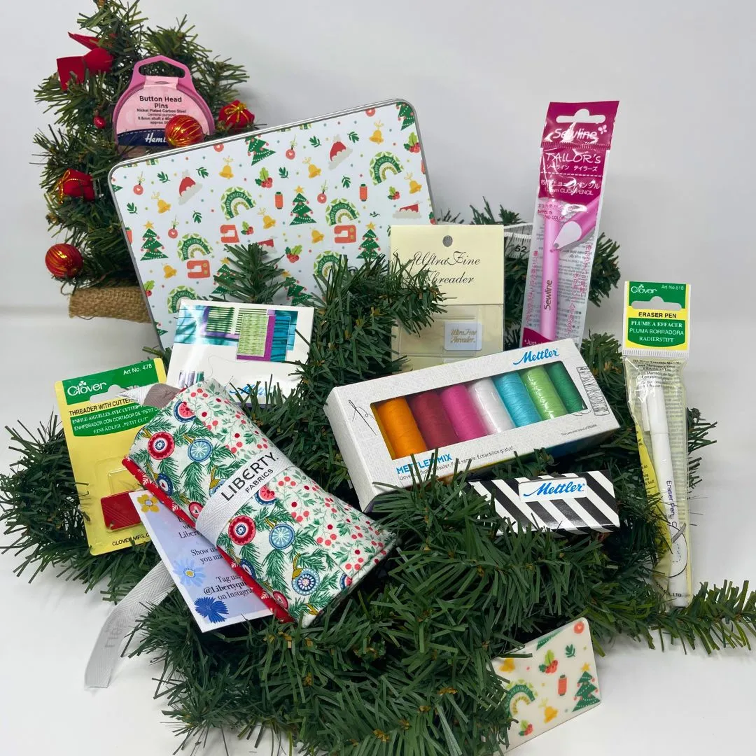 Quilter’s Christmas Tin: Liberty Fabrics & Notions Gift Set